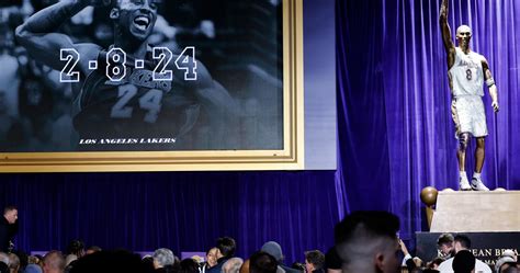 Video Lakers Legend Magic Johnson Calls Kobe Bryant Statue Best Hes