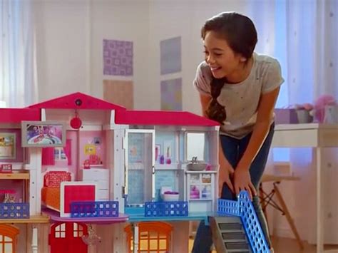 Barbie S Hello Dreamhouse Is Better Than Your Smart Home 46 OFF