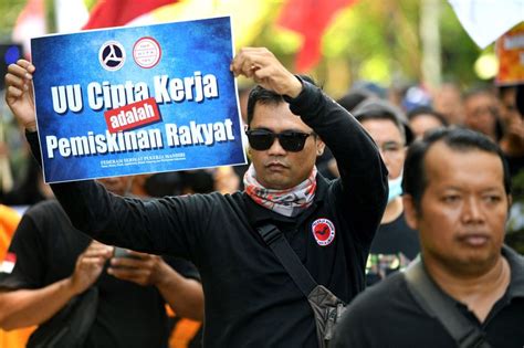 Buruh Konsisten Tolak Uu Cipta Kerja