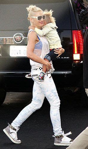 rock steady | Gwen stefani, Glam street style, Bleached denim