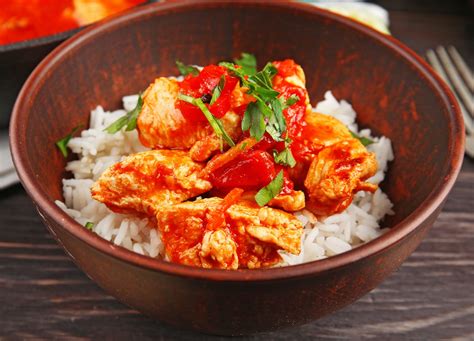 Gebakken Kipfilet Met Tomatensaus Rijst Roerbakgroenten Oma Jet En