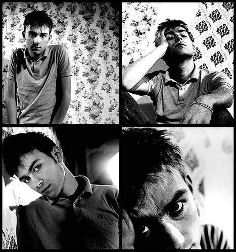 Pin De Elle Vortex En Damnzz En 2024 Damon Albarn Archivo De Fotos