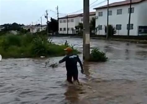 Forte Chuva Deixa Bairros De Teresina Alagados E Sem Energia