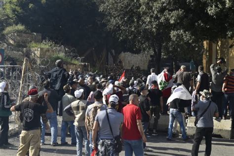 بعدسة جنوبية اعمال شغب في رياض الصلح وتوجيهات للقوى الأمنية جنوبية