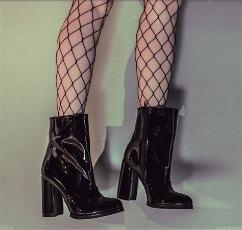 30 пар непромокаемой обуви из городских магазинов | Sobaka.ru