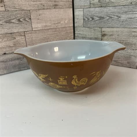 Pyrex Cinderella Bowl Early American 442 1 1 2 Quart Etsy