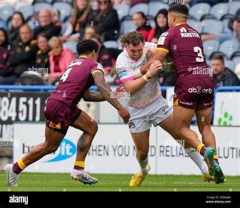 Cameron Smith 13 Of Leeds Rhinos Runs At Esan Marsters 3 Of