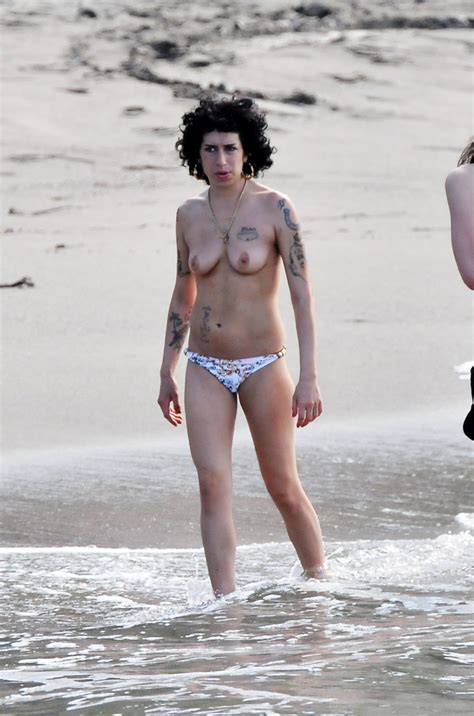 Amy Winehouse Topless Picsninja