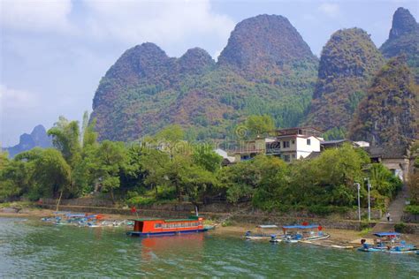 River Li Cruise in Guilin, China Editorial Photo - Image of beautiful ...