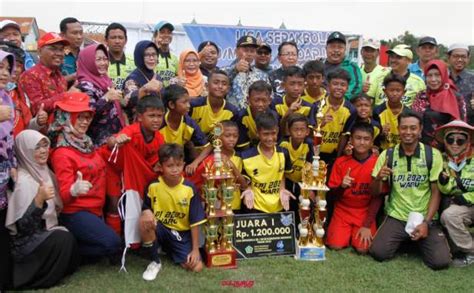 Kecamatan Waru Juara Liga Sepak Bola Sdmi Sidoarjo 2023