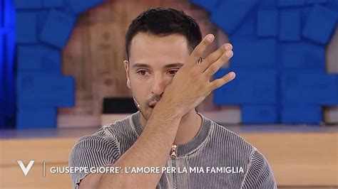 Giuseppe Giofrè da brividi a Verissimo scoppia in lacrime per la madre