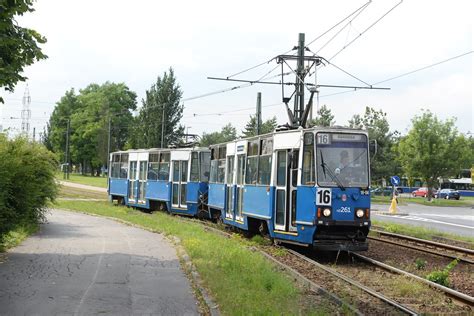 Konstal 105Na HZ261 HZ289 Skład 105Na jako 16 odjeżdża z Flickr