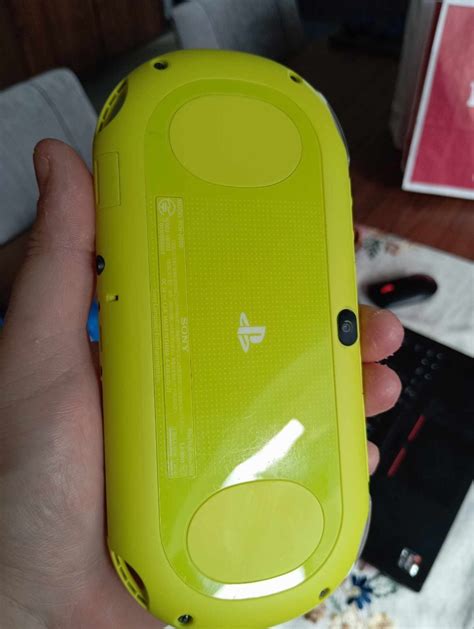 Sony PS Vita Slim Lime Green κατασταση καινουργιου με 128gb Retro