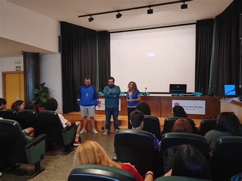 86 alumnos de Pedagogía de la USC visitan el Campus de Ponferrada de la