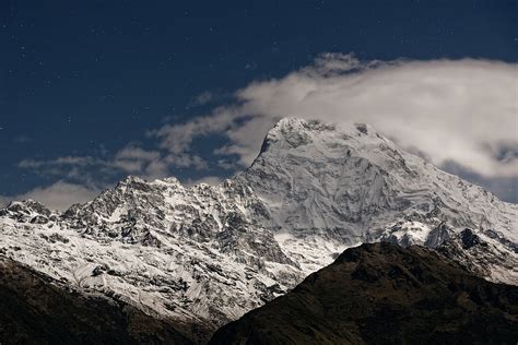 Full moonlight on the Annapurna South, … – License image – 71357213 lookphotos