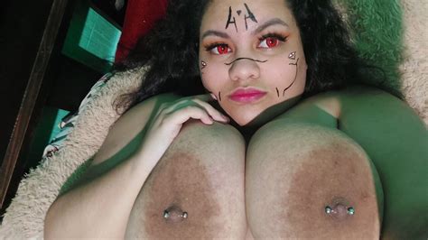 vollbusige sukuna genießt einen dildo xHamster