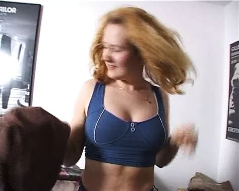 Lisa Jahre Brunette Kommt Schon Beim Fingern Porn E Xhamster