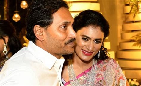 YS Jagan Couple Blessed Sharmila S Son And His Bride Greatandhra