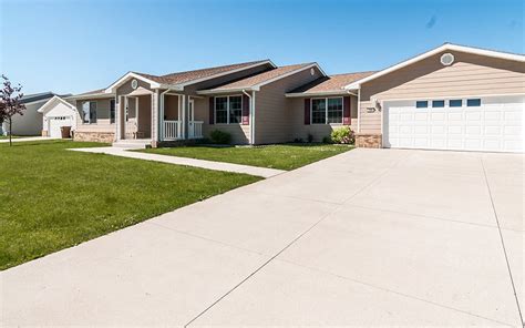 Minot AFB Homes | Family housing at Minot AFB, ND | Photos