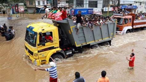 Kerala Floods Images After Worst Deluge In A Century Bbc News