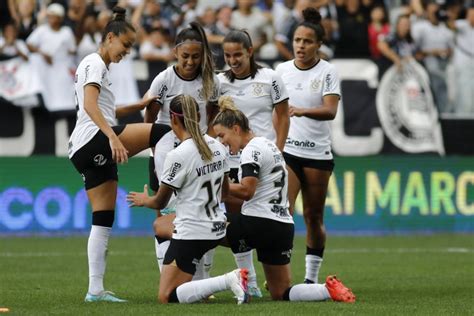 Supercopa Feminina Corinthians Conquista O Bicampeonato Em Goleada