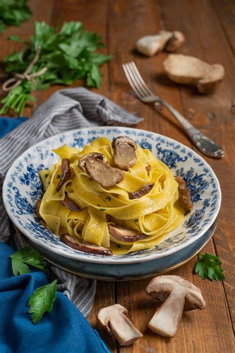 Tagliatelle Ai Funghi Porcini La Ricetta Di Sonia Peronaci