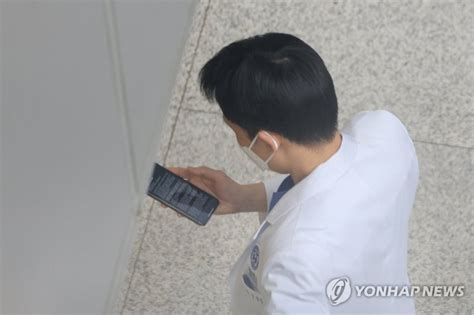 오늘부터 군의관·공보의 본격 진료의대 교수들은 연대 모색 파이낸셜뉴스