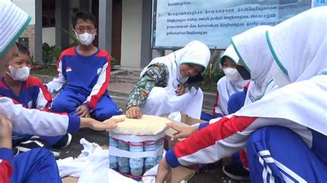 Siswa Smpn Sulap Sampah Organik Dan Anorganik Menjadi Kompos Dan