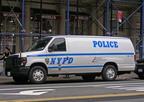 Nypd Ford E Series Van In Downtown Manhattan So Cal Metro Flickr