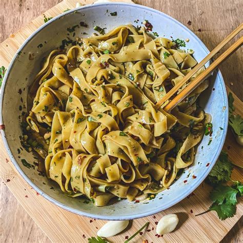 Garlic Chili Oil Noodles 10 Minutes Farah J Eats