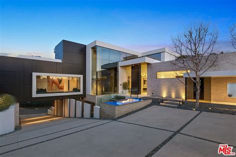 Modern House in Beverly Hills CA at Night