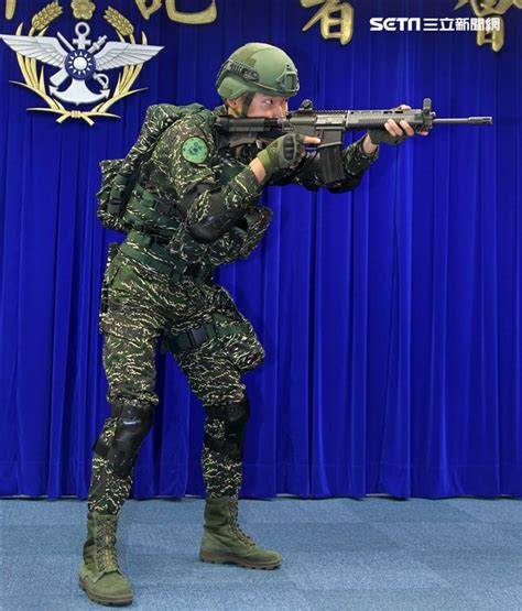 陸戰隊數位虎斑迷彩野戰服憲兵勤務服裝｜娛樂圖輯｜娛樂星聞 Starsetncom