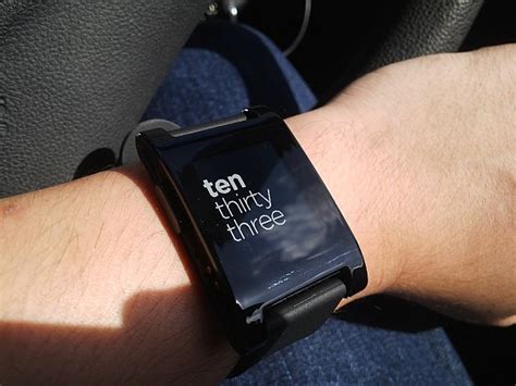 Unboxed Pebble E Paper Smart Watch Soyacincau