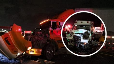 Ambulancia Choca Contra Tr Iler En La Carretera Federal Veracruz Cardel