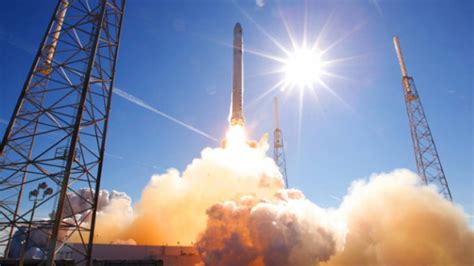 Spacex La Fusée Falcon 9 Rate Une Nouvelle Fois Son Atterrissage