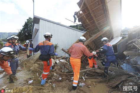 日本暴雨已致126人死亡 安倍却被曝大宴宾客 搜狐大视野 搜狐新闻