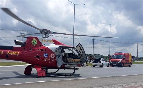 Motociclista é resgatado de helicóptero após acidente carro em Pinhais