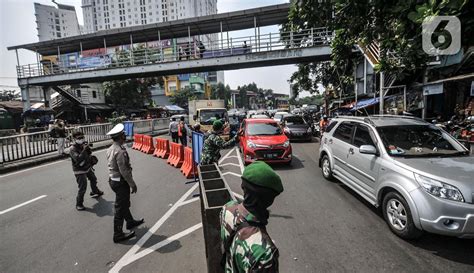 Foto Suasana Penyekatan Ppkm Darurat Di Jalan Basuki Rahmat Foto