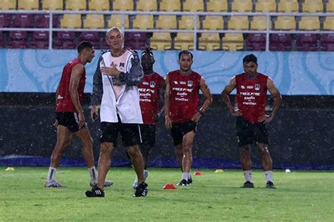 Pelatih Persis Milomir Seslija Laga Vs Psis Pembuktian Tim Terbaik Di