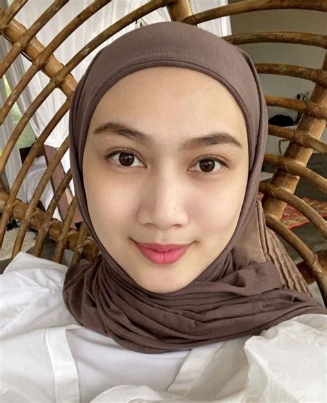 8 Gaya Hijab Seleb Yang Bisa Jadi Inspirasi Tampilan Ramadan 2021