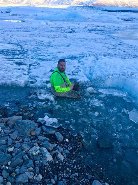 Glacier Chilling : r/alaska