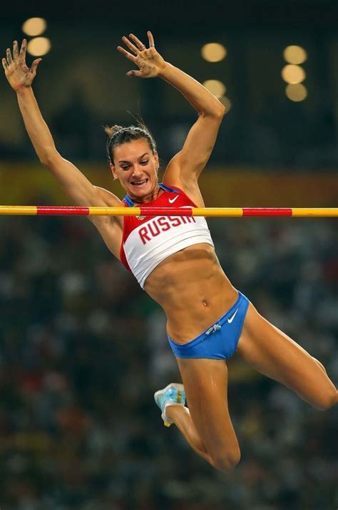 Isinbayeva Breaks Wr To Win Women S Pole Vault Pole Vault Olympic