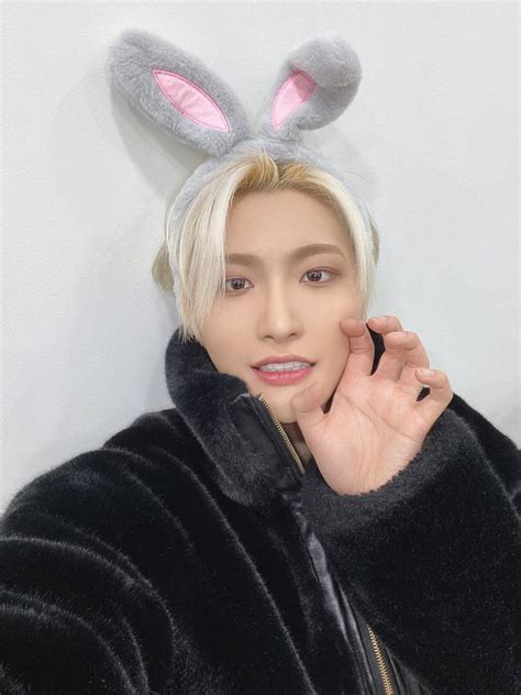 Ateez에이티즈 On Twitter 성화 새해복 많이 받으세요🐰 Ateez 에이티즈