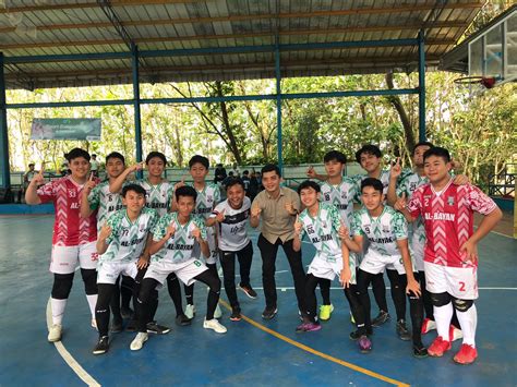 Sma Albayan Boyong Dua Piala Pada Ajang Alphaseismic Al Bayan