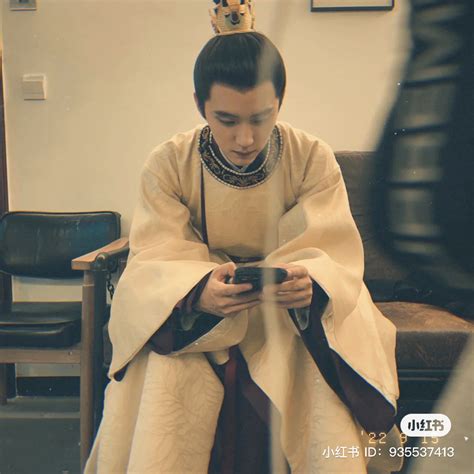 cdrama tweets on Twitter ZhouYiran shares new snaps on xiaohongshu 周翊然