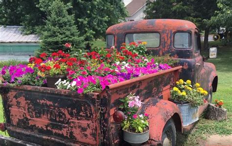 45 Pickup Truck Planter Ideas Planters Home Landscaping Planting