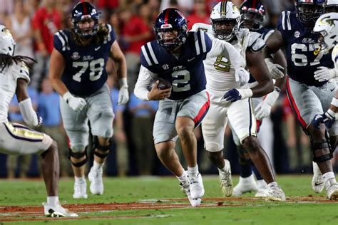 Ole Miss football pulls away from Georgia Tech, sets up key SEC clash with Alabama next week ...