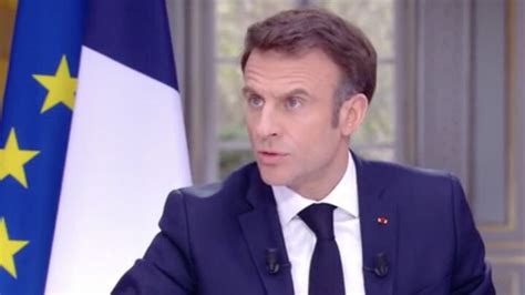 S Il Faut L Endosser Emmanuel Macron Cash Sur Sa Popularit En