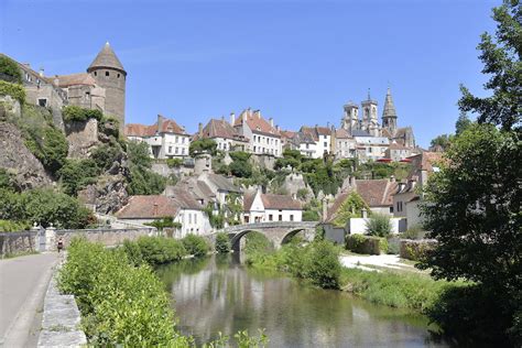 Tourisme Historique À La Découverte Des Plus Beaux Villages Médiévaux