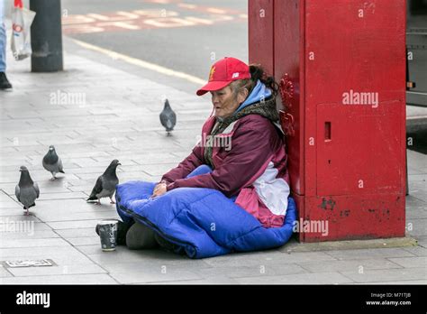 Homeless Homelessness Beg Beggar Tramp Swep Rough Sleeper Sleeping Cold